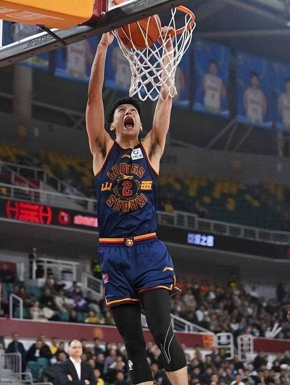 国王正选手风云再起，富兰克林美式篮球活跃